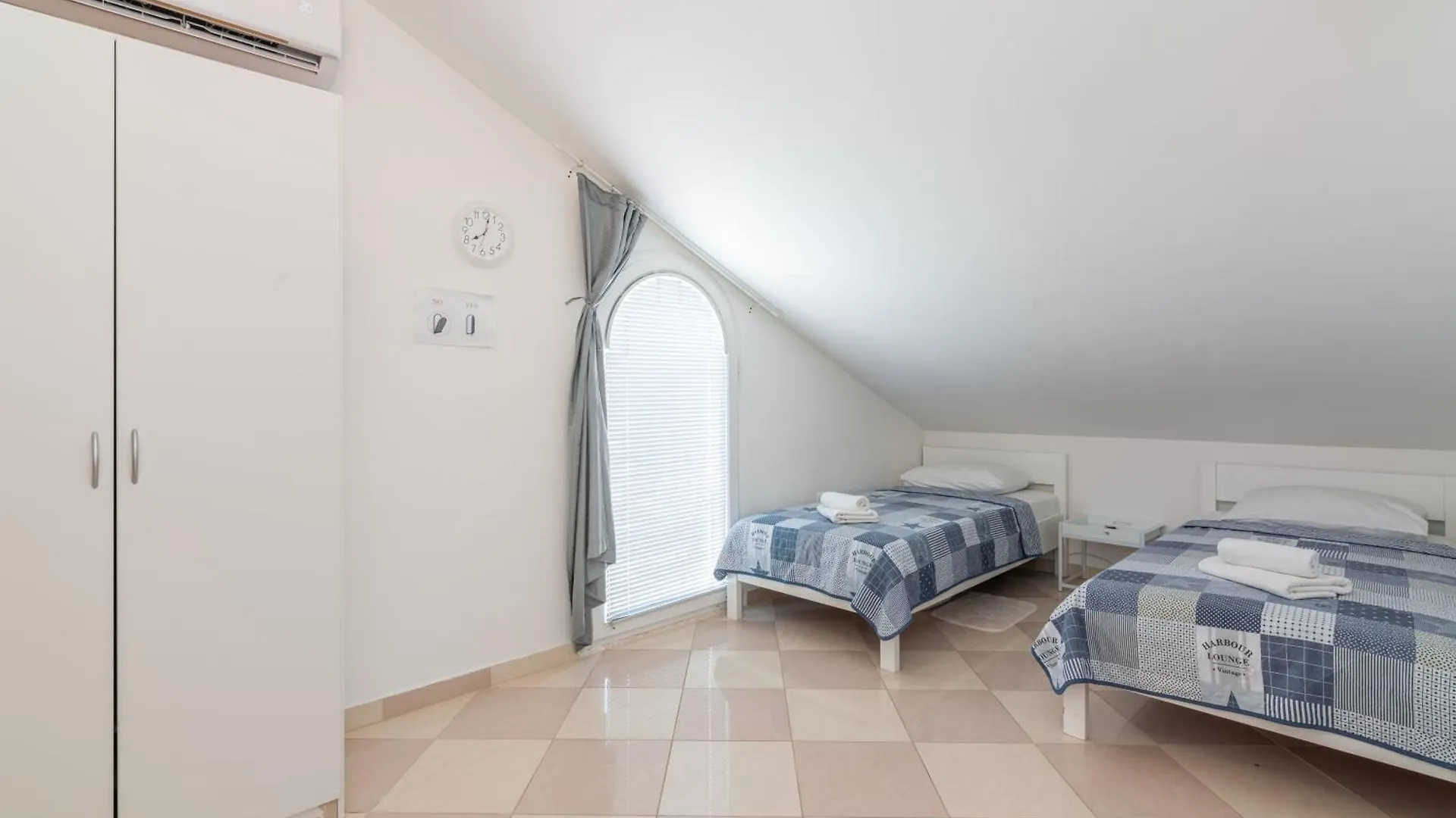 Apartments Mimoza Baska  Baska (Krk)