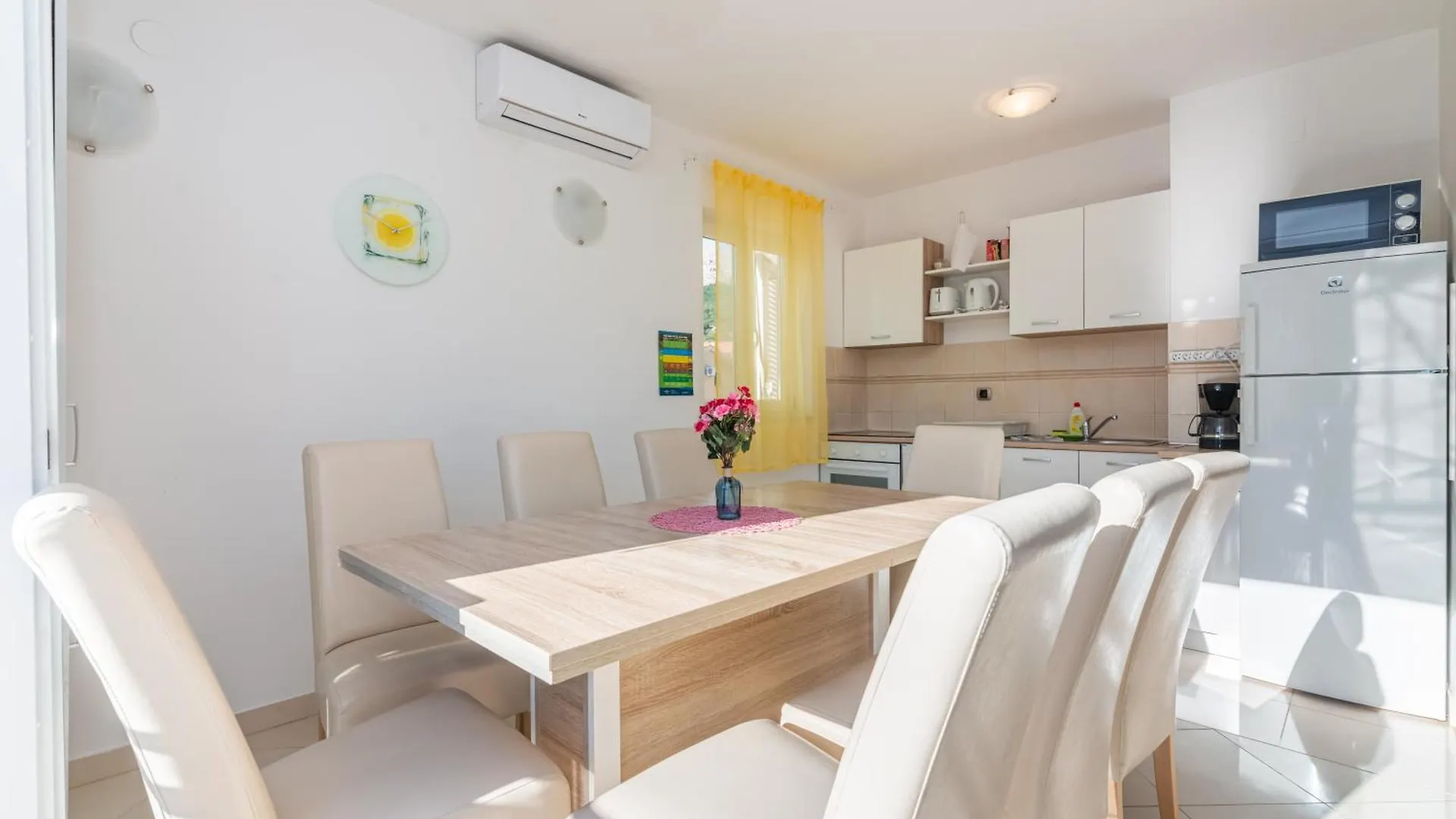 Apartments Mimoza Baška 0*,