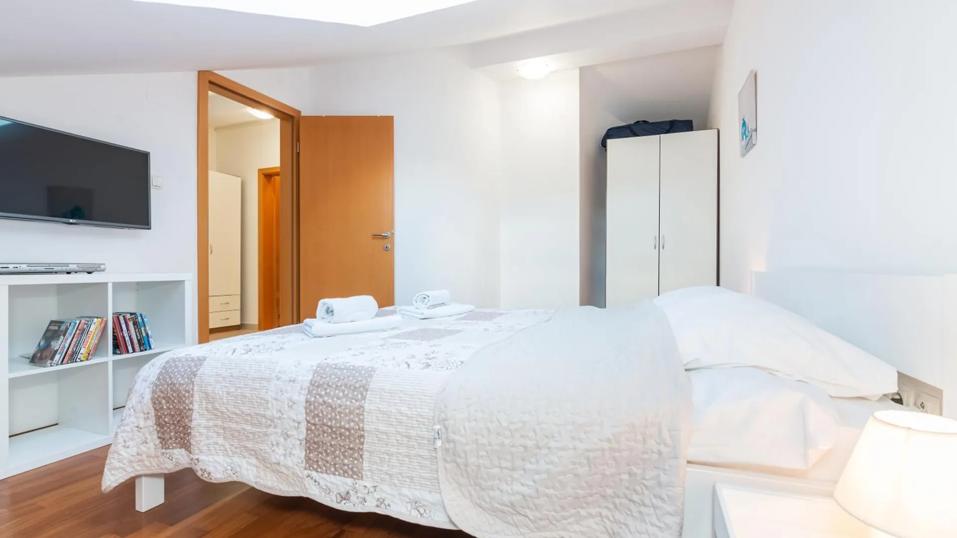 Apartments Mimoza Baska