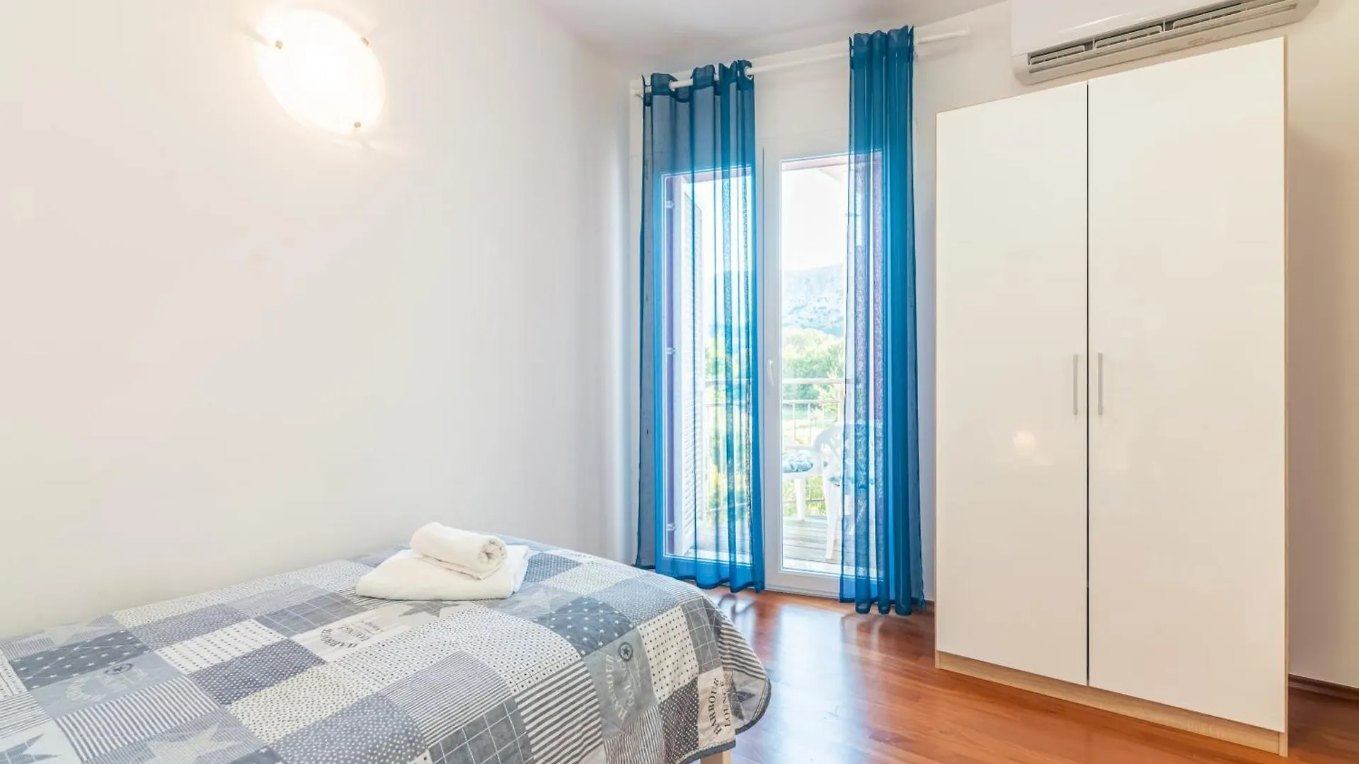 Apartments Mimoza Baska